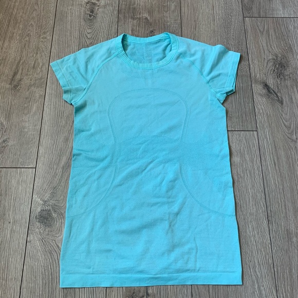 lululemon athletica Tops - Lululemon Swiftly Tech Short Sleeve